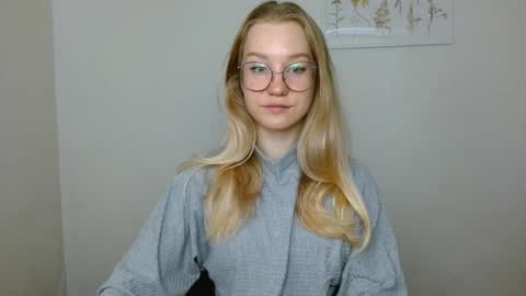 Snapshot of abbymoore__ chatting on September 14, 10:27 am Abby Lovense is active online show from September 14, 10:27 am