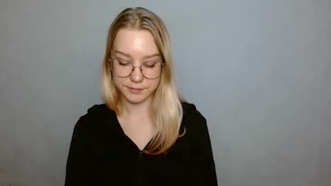 Snapshot of abbymoore__ chatting on January 28, 1:05 pm Abby Lovense is active online show from January 28, 1:05 pm