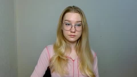 Abby Lovense is active online show from November 23, 10:57 am