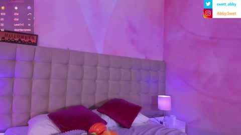 Snapshot of abbysweet1_ chatting on October 10, 12:00 pm Abigail online show from October 10, 12:00 pm