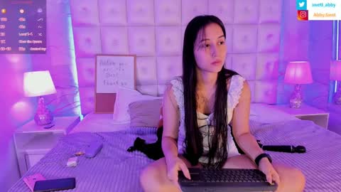 Snapshot of abbysweet1_ chatting on December 7, 11:12 am Abigail online show from December 7, 11:12 am