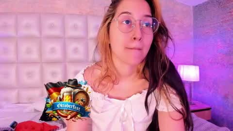 Snapshot of abbysweet1_ chatting on October 1, 11:42 am Abigail online show from October 1, 11:42 am