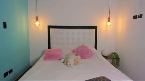  Abella and Kendra  online show from March 4, 10:16 pm