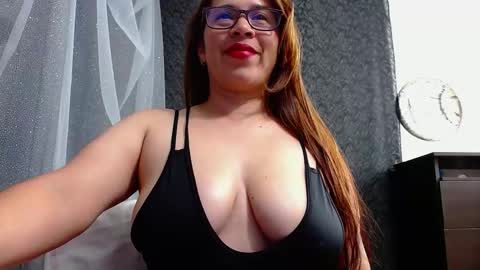 Snapshot of abril_bianchi chatting on October 13, 12:01 am abril_bianchi online show from October 13, 12:01 am