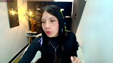 Abril Fox online show from May 2, 7:52 pm