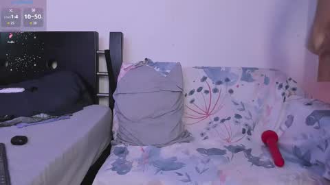 centric independent model   online show from March 19, 3:39 pm