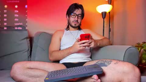 Snapshot of ackerman_eren_ chatting on October 9, 10:32 am R. online show from October 9, 10:32 am