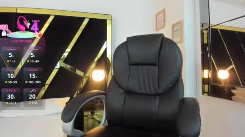 adalinarusell_ online show from October 22, 3:57 pm