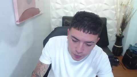 Snapshot of adam_blaze chatting on September 25, 4:36 pm Adam online show from September 25, 4:36 pm