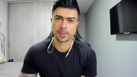 Snapshot of adam_clarke chatting on February 28, 5:59 pm adam clarke online show from February 28, 5:59 pm