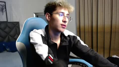 Adam online show from April 14, 3:21 am