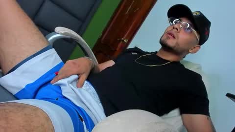 adam_killian online show from December 3, 12:09 am