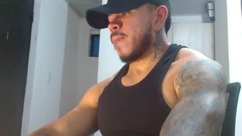 adam shilder7 online show from May 30, 3:27 am