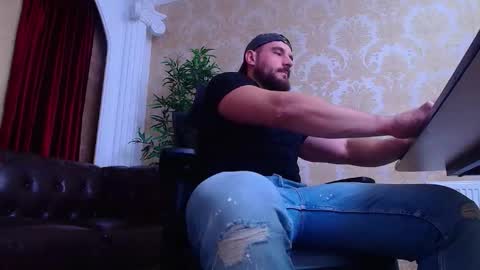 Snapshot of adamjameson chatting on September 25, 5:47 am AdamJameson online show from September 25, 5:47 am