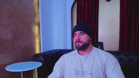 Snapshot of adamjameson chatting on October 18, 8:40 am AdamJameson online show from October 18, 8:40 am