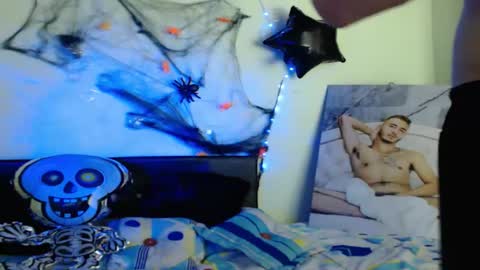 Snapshot of adamparker_ chatting on October 21, 3:22 am adamparker_ online show from October 21, 3:22 am