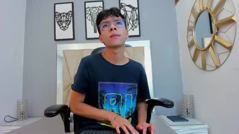 Adams Bobby online show from March 8, 10:52 am