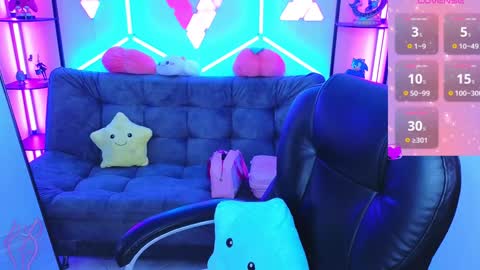 adams_mia online show from December 3, 11:51 pm