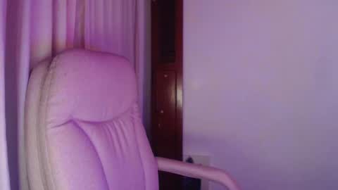 adan_romanoff online show from May 6, 7:47 am