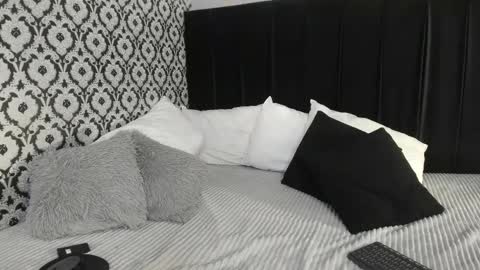 Ade  online show from November 4, 8:10 pm