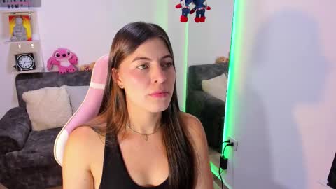 Snapshot of adela_parker chatting on October 3, 12:20 am Adela Parker online show from October 3, 12:20 am