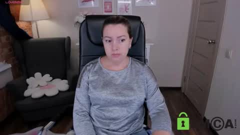 adele1905 online show from December 4, 10:15 am