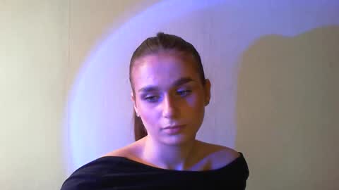 Adele Amore online show from February 7, 1:22 pm