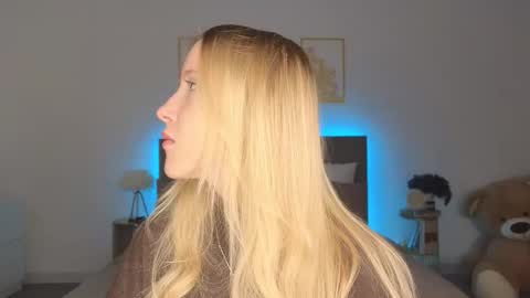 Adele online show from March 21, 9:30 pm