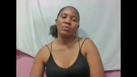 Snapshot of adelealy chatting on October 5, 10:12 am adelealy online show from October 5, 10:12 am