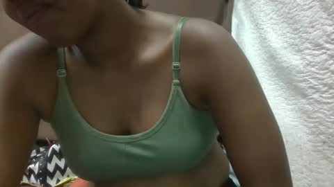 Snapshot of adelealy chatting on March 3, 4:58 pm adelealy online show from March 3, 4:58 pm