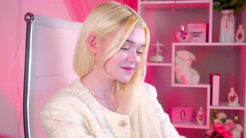 Adele  2200 -700  1000  UTCGMT 100 online show from April 13, 2:49 am