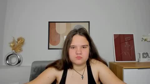 adelecruzz online show from March 3, 1:34 pm