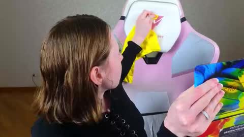 Adelina online show from March 7, 9:20 am