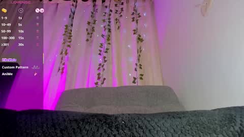 adelinaconte1 online show from December 17, 1:18 pm