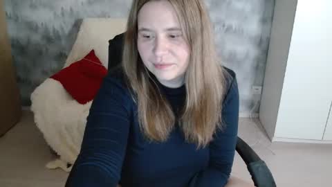 adelinalawson online show from April 3, 2:02 pm