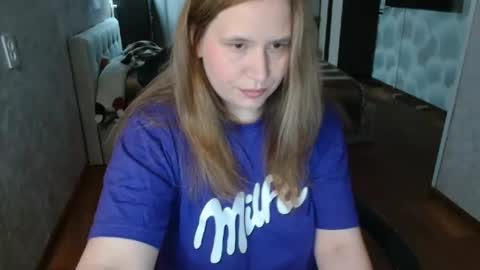 adelinalawson online show from May 23, 5:47 am