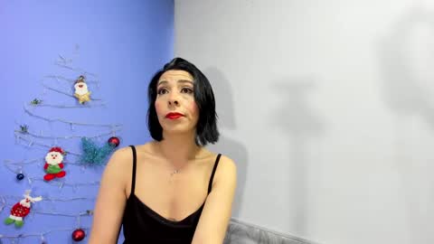 Snapshot of adellelennox_cg chatting on December 2, 11:07 am Adelle online show from December 2, 11:07 am