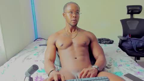 Snapshot of adonisknigh chatting on October 5, 7:32 pm Adonis Knight online show from October 5, 7:32 pm