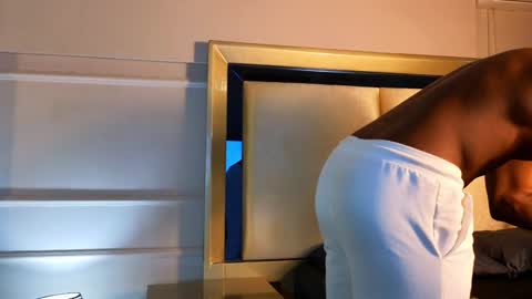 Snapshot of adonisknigh chatting on January 22, 1:00 pm Adonis Knight online show from January 22, 1:00 pm