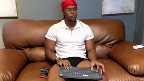 Snapshot of adonisknigh chatting on January 31, 11:56 am Adonis Knight online show from January 31, 11:56 am