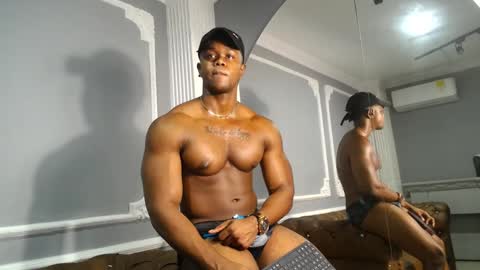 Snapshot of adonisknigh chatting on December 10, 12:28 am Adonis Knight online show from December 10, 12:28 am