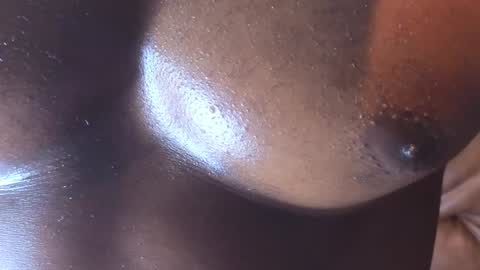 Snapshot of adonisknigh chatting on December 1, 4:32 pm Adonis Knight online show from December 1, 4:32 pm