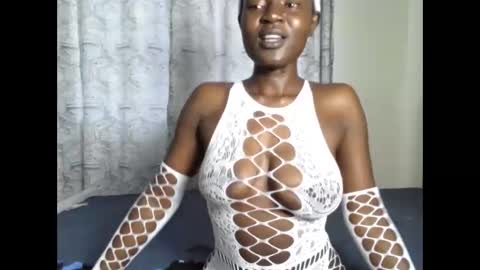 adorarissah online show from March 30, 9:53 am