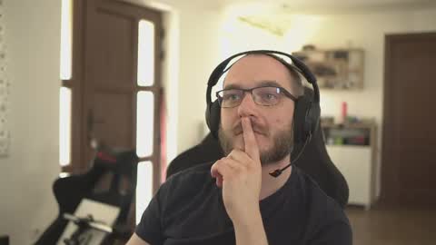 W36 online show from April 12, 11:47 am