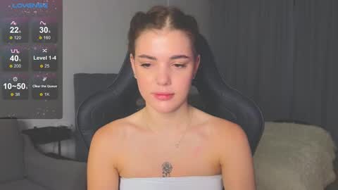 Snapshot of adri_dream chatting on October 19, 2:16 am Adriana online show from October 19, 2:16 am