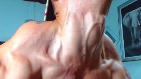 Snapshot of adrian_rae chatting on September 25, 6:37 pm online show from September 25, 6:37 pm