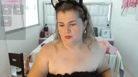 ADRIANA online show from May 17, 9:02 pm