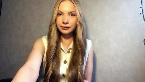 Caroline online show from April 9, 2:23 pm