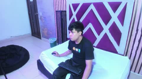 adrianwalkerr online show from April 5, 4:42 am