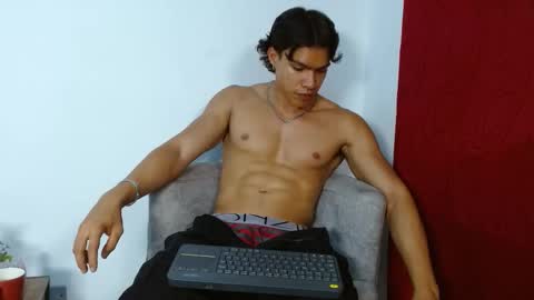 adriel_escalante online show from September 29, 4:33 am